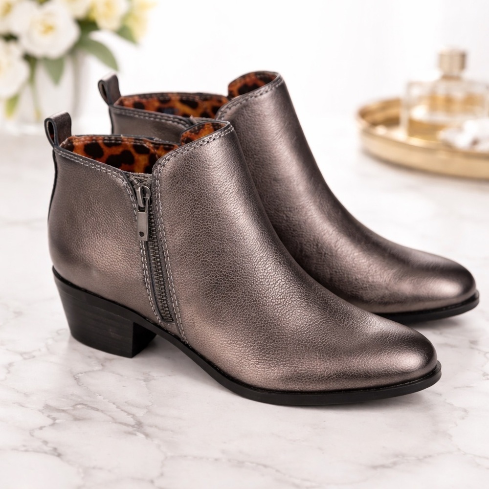 Lucky Brand Basel 9M Pewter Metallic Leather Ankle Boots Low Heel Leopard Lining